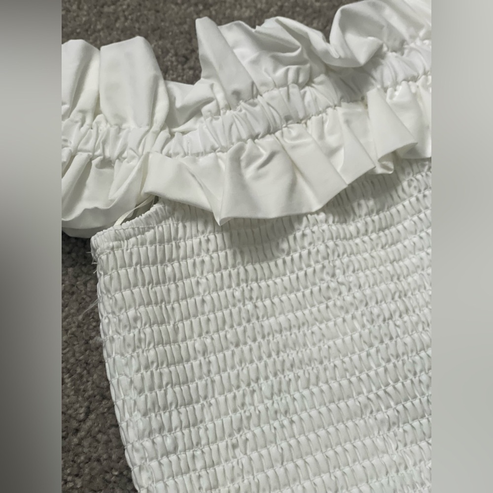 Brand new with tag White Off-Shoulder Ruffle shirred Top - Picture 10 of 10